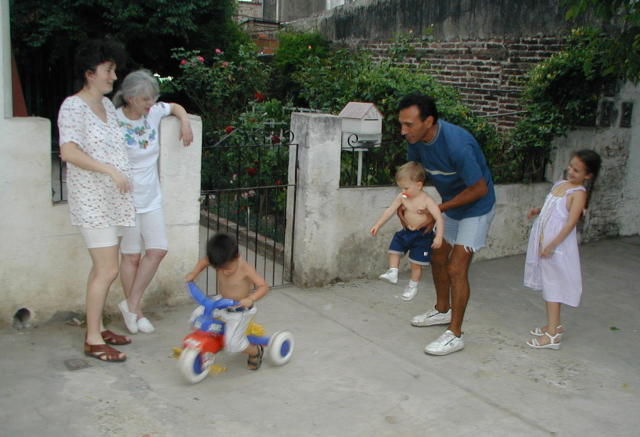 2000-12-26-Argentina-Suzi-Susana-kid-Chance-Tony-Lucila-09.JPG