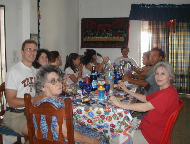 2000-12-30-Argentina-Travis-Suzi-Mark-Marinela-Sabrina-Luis-Lucila-Tony-Susana-Nelly-01.JPG
