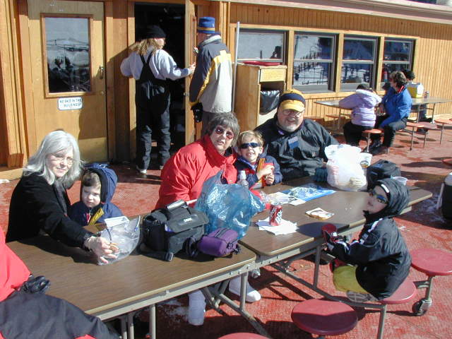 2017/01(January)/Grammy/640x480_2004-01-18-Ruidoso-16-Chance-Grammy-Dax-Andrea-Jack-Jim-eating-lunch.JPG