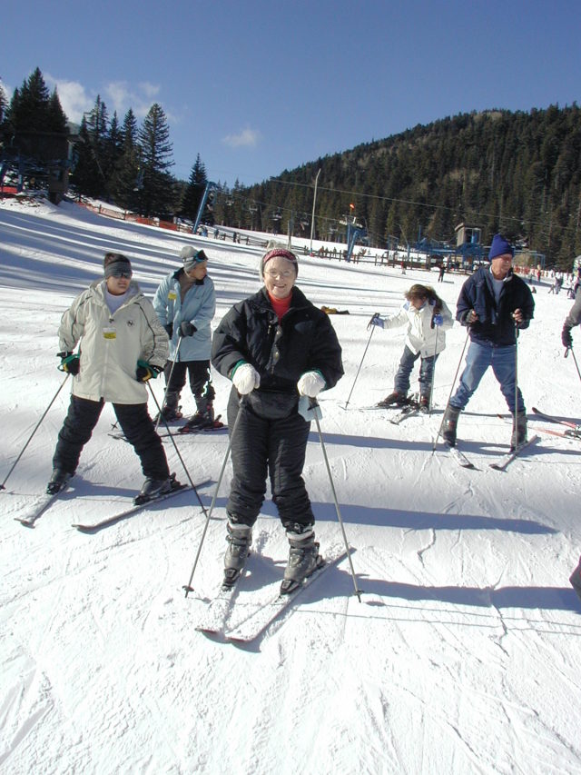2017/01(January)/Grammy/640x480_2004-01-19-Ruidoso-15-Grammy-skiing.JPG