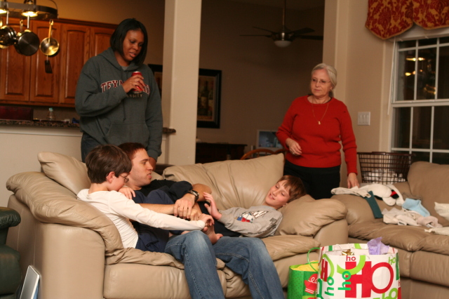 2011-01-02-Christmas-Hammetts-06-Mark-Chance-Dax-Diane-Susana.JPG