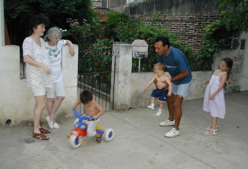 2000-12-26-Argentina-Suzi-Susana-kid-Chance-Tony-Lucila-09.JPG
