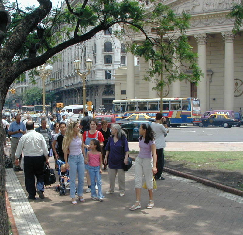 2000-12-27-Argentina-Lio-Adriana-Lucila-Suzi-Susana-Marinela-Capital-Square-04.JPG