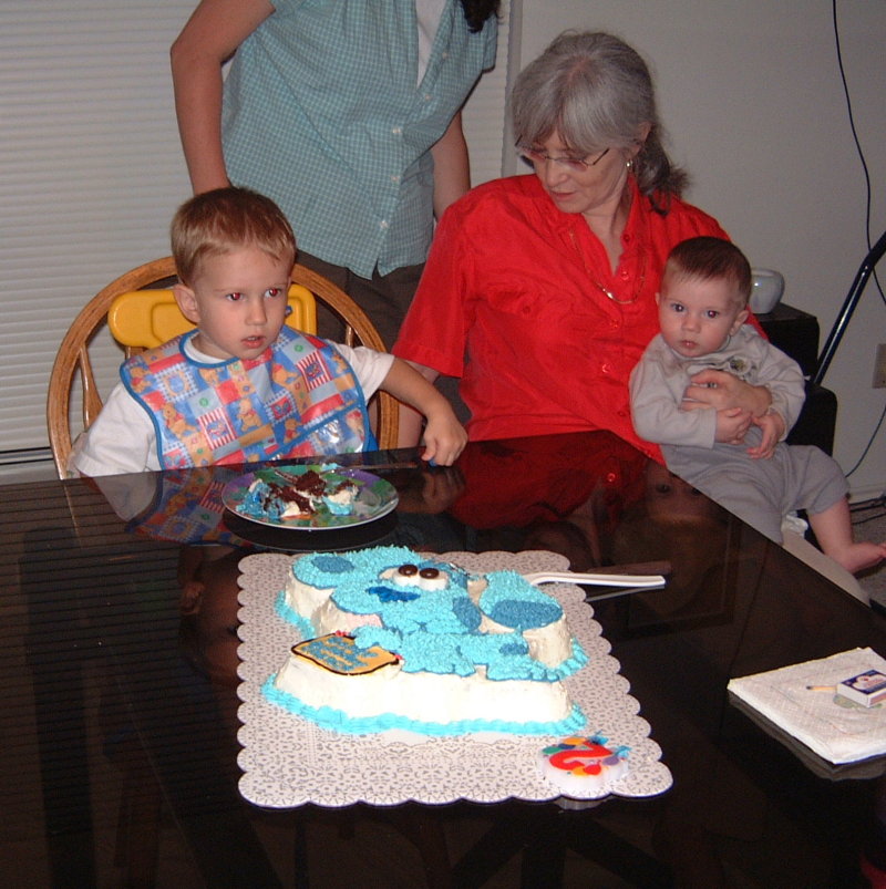 2001-10-05-Chance-Bday-09-Chance-Grammy-Dax-cake.JPG