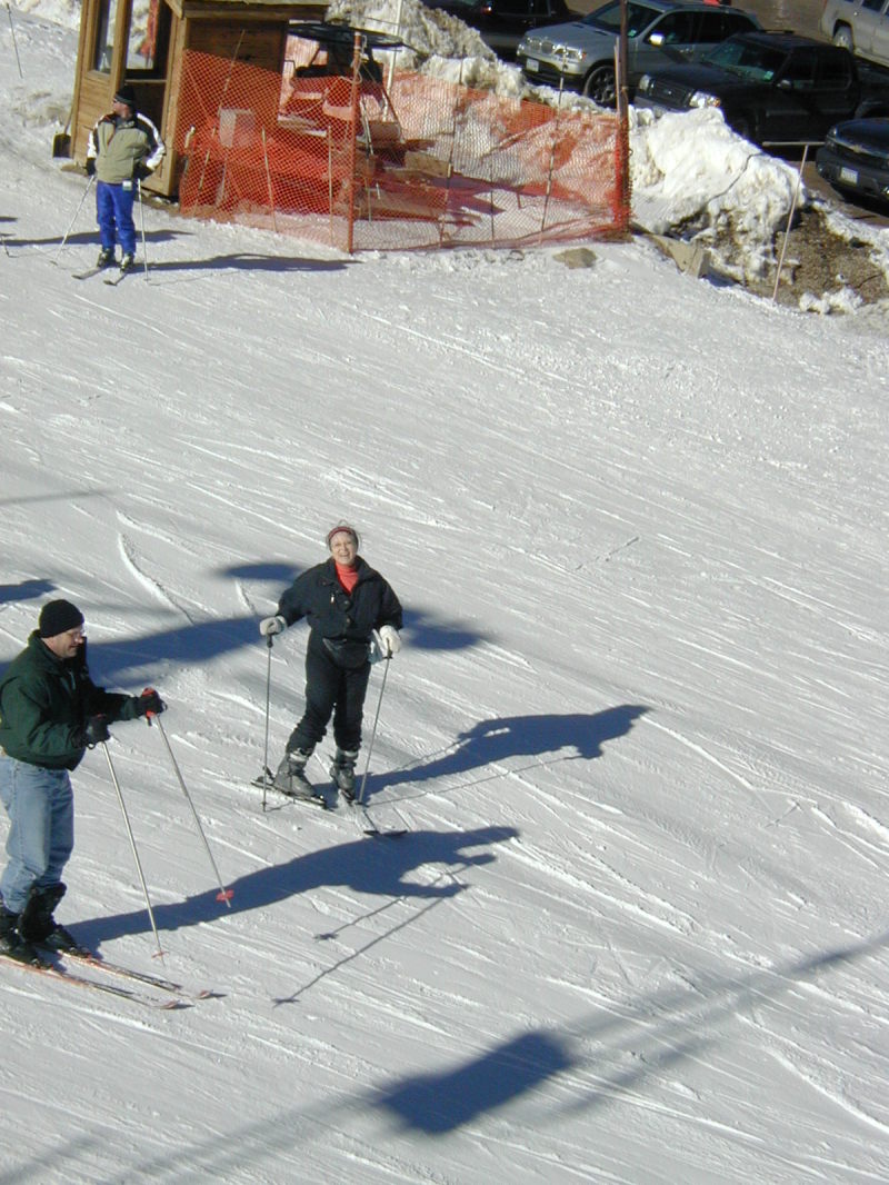 2017/01(January)/Grammy/800x600_2004-01-19-Ruidoso-17-Grammy-skiing.JPG