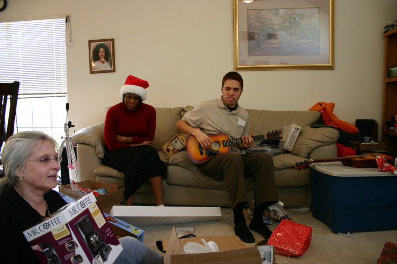 2006-12-25-Christmas-Day-06-Grammy-Diane-Mark.JPG