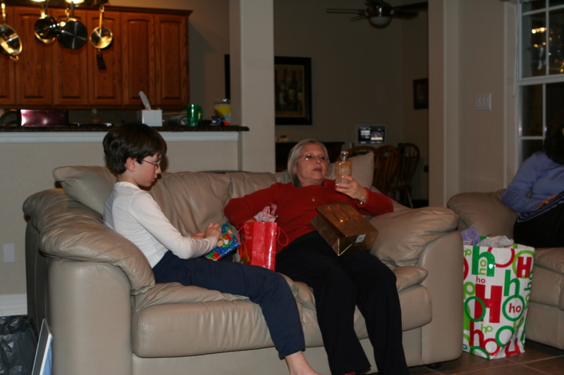 2011-01-02-Christmas-Hammetts-10-Dax-Susana.JPG