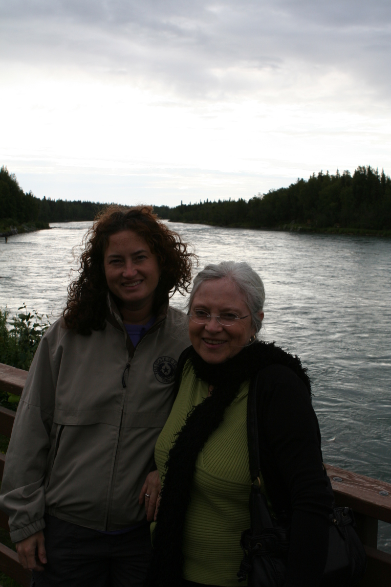 2017/01(January)/Grammy/800x600_2011-07-14-Soldotna-11-Suzi-Susana.JPG