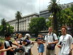 2000-12-27-Argentina-Lucila-Lio-Marinela-Susana-Travis-Mark-pigeons-Capital-Square-10.JPG