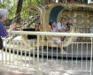 2000-12-27-Argentina-Susana-Marinela-Travis-Chance-MerryGoRound-Zoo-22.JPG