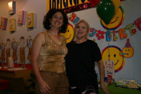 2006-05-20-Dax-Bday-Party-58-Suzi-Grammy.JPG