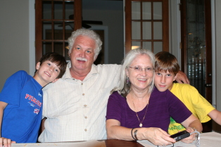 2010-10-10-Jim-Hammett-visit-05-Dax-Susana-Chance.JPG