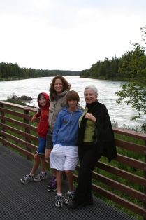 2011-07-14-Soldotna-Dax-Suzi-Chance-Susana-02.JPG