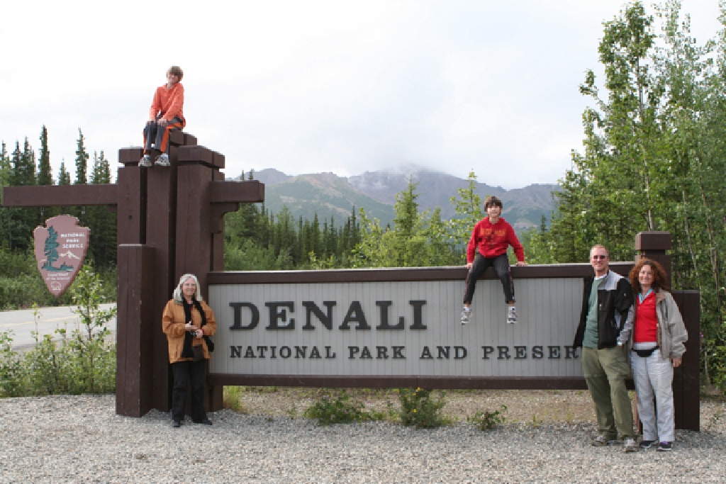 2011-07-15-Denali-144-Chance-Susana-Dax-Travis-Suzi.jpg