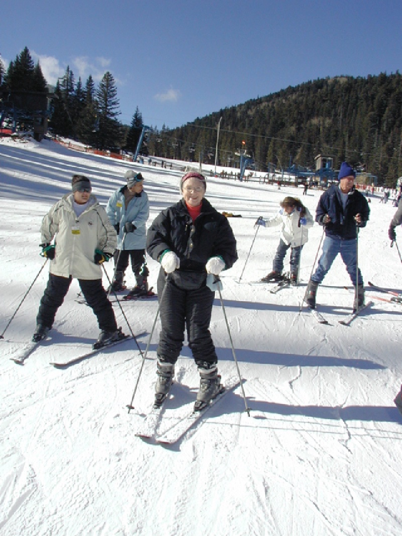 2017/01(January)/Susana-Hammett-in-Memoriam-1943-2017/800x600_2004-01-19-Ruidoso-15-Grammy-skiing.jpg