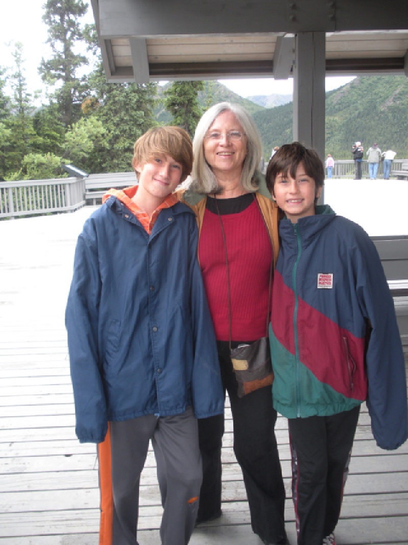 2017/01(January)/Susana-Hammett-in-Memoriam-1943-2017/800x600_2011-07-15-Denali-023-Chance-Susana-Dax-GOOD.jpg