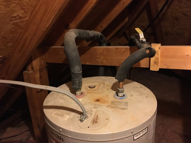 2017/02(February)/Broken-Water-Heater-New-Garage-Door/800x600_2017-02-09-Broken-upstairs-water-heater-5.JPG