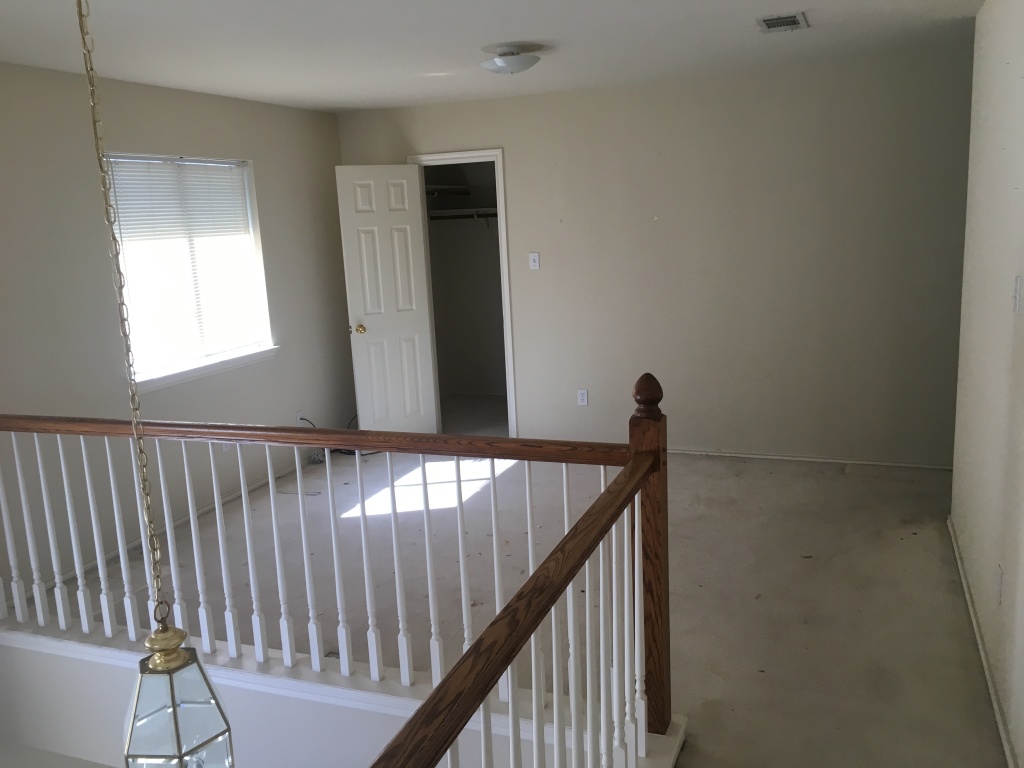 2017/02(February)/Grammys-House/1024x768_2017-02-20-Grammy-house-cleaned-out-15.JPG