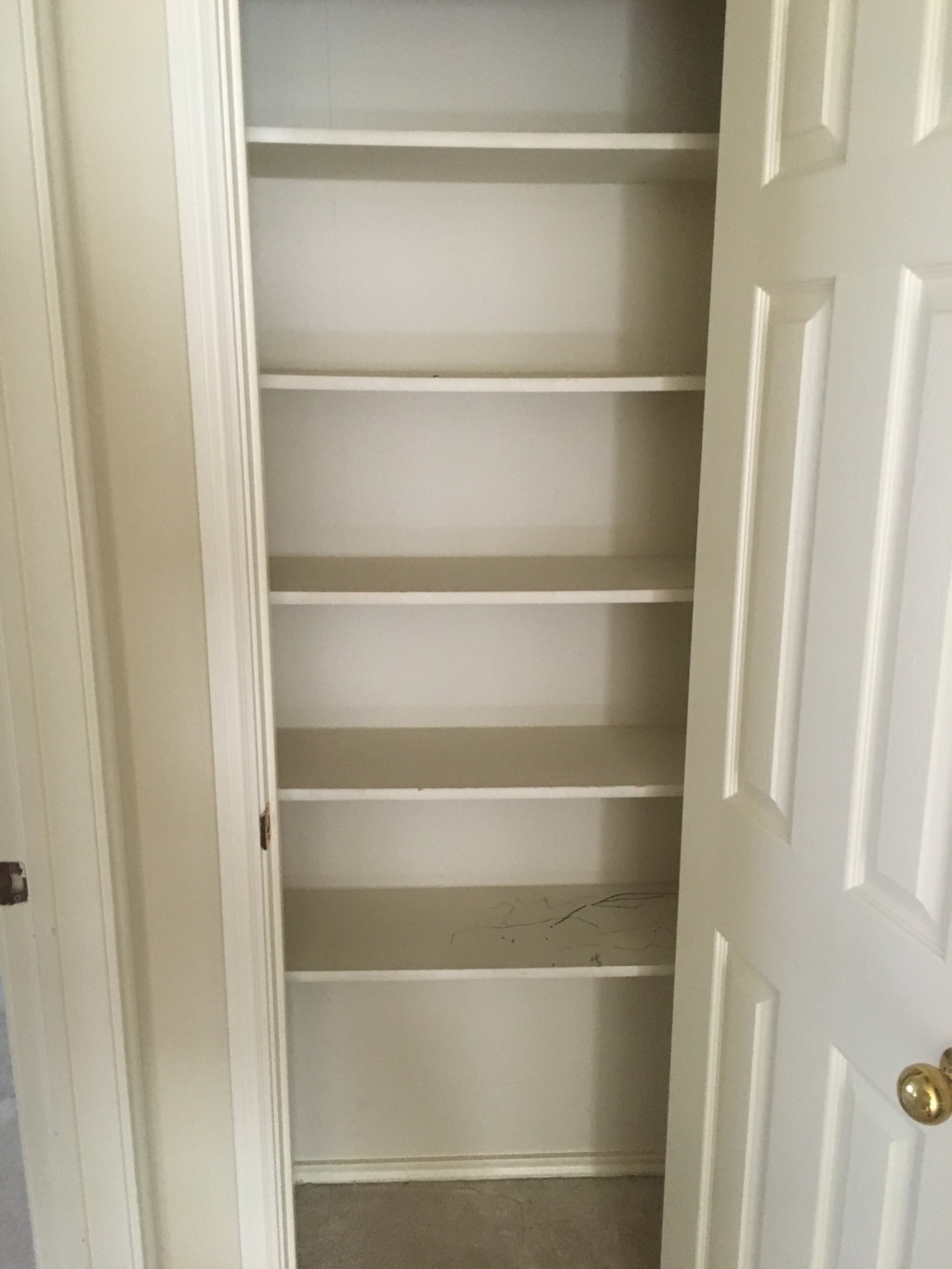 2017/02(February)/Grammys-House/1024x768_2017-02-20-Grammy-house-cleaned-out-18.JPG