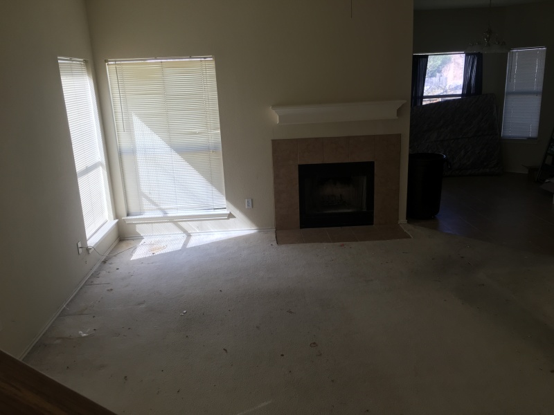 2017/02(February)/Grammys-House/800x600_2017-02-20-Grammy-house-cleaned-out-10.JPG
