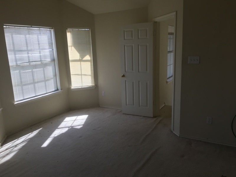 2017/02(February)/Grammys-House/800x600_2017-02-20-Grammy-house-cleaned-out-14.JPG
