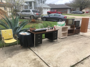 2017-02-20-Grammy-house-cleaned-out-01-giveaways.JPG