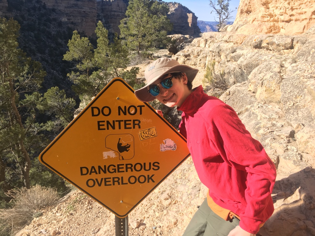 2017/03(March)/Grand-Canyon-Best/1024x768_2017-03-12-Travel-To-GrandCanyon-06-Dax-Do-Not-Enter.JPG