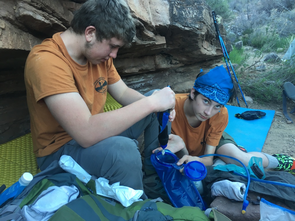 2017/03(March)/Grand-Canyon-Best/1024x768_2017-03-14-Grand-Canyon-Day2-11-Ben-Dax-water.JPG