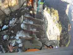 2017-03-13-Grand-Canyon-Day1-15-ice-on-trail.JPG