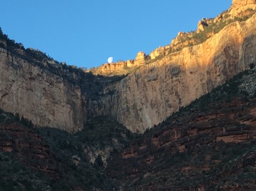 2017-03-17-Grand-Canyon-Day5-06-Moon.JPG