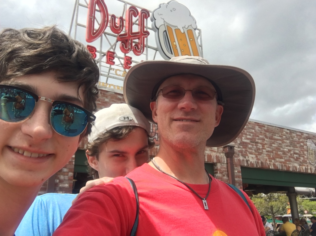 2017/03(March)/Universal-Studios/1024x768_2017-03-25-Universal-Studios-20-Dax-Chance-Travis-DuffBeer.JPG