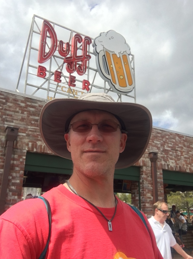 2017-03-25-Universal-Studios-19-Travis-Duff-Beer.JPG