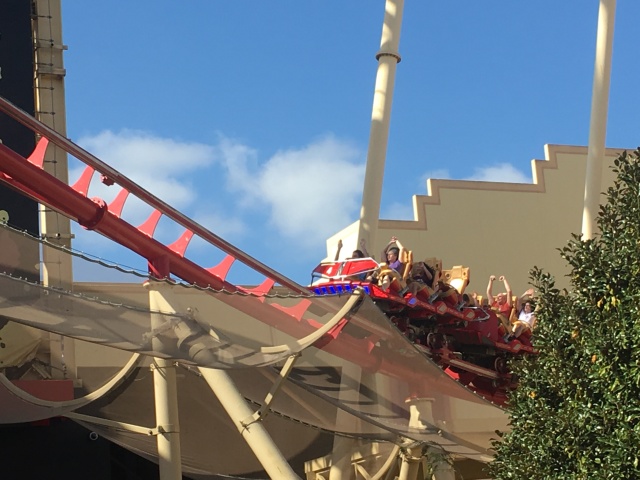 2017-03-26-Universal-Studios-09-Chance-on-coaster.JPG