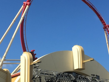 2017-03-26-Universal-Studios-06-Chance-on-coaster.JPG