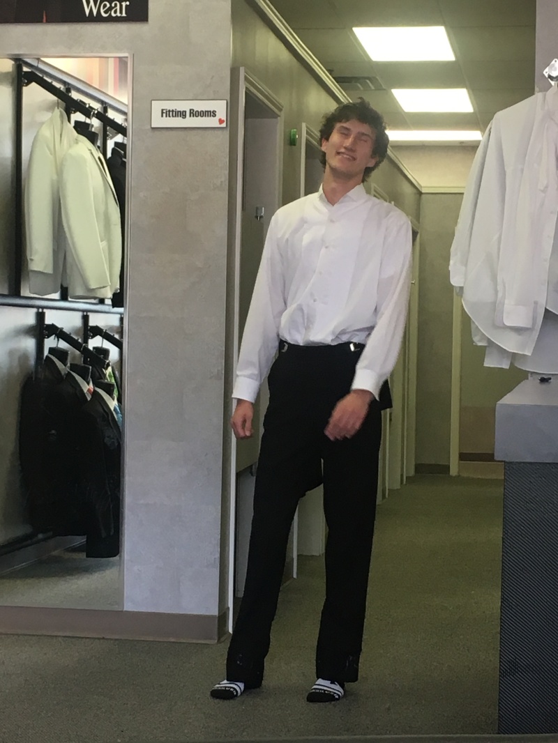 2017/04(April)/Chance-McKenzie-Prom/800x600_2017-03-27-Chance-fitting-tux.JPG