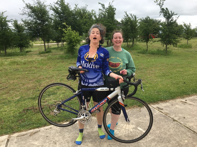 2017/04(April)/Misc/800x600_2017-04-22-Bike-Ride-Suzi-Marci-2.JPG
