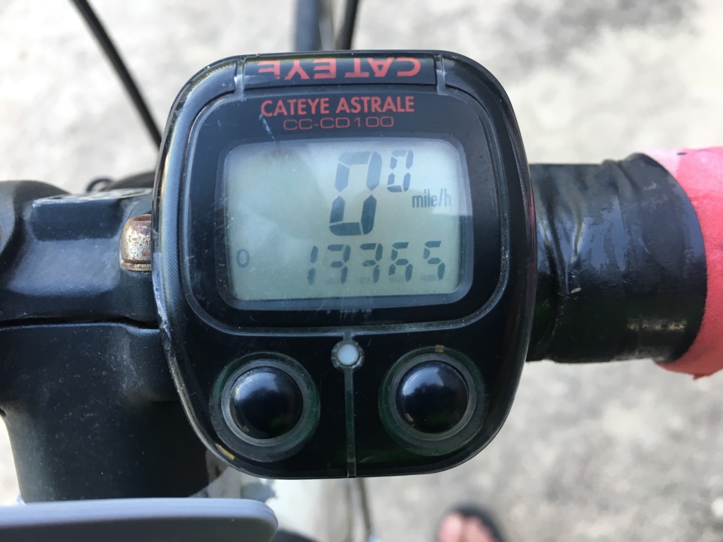 2017/04(April)/Replacing-road-bike-Cateye-Odometer/1024x768_2017-04-21-Replacing-CatEye-Odometer-14715miles-2.JPG