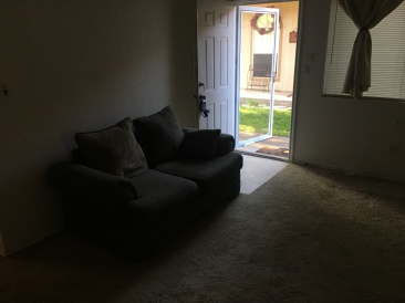2017-05-02-Disraeli-Duplex-renters-mess-07.JPG