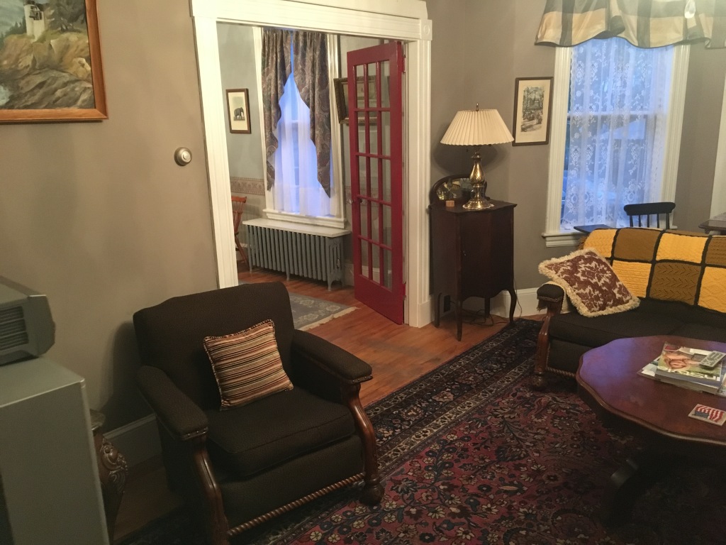 2017/05(May)/Maine-Mt-Katahdin/1024x768_2017-05-25-Millinocket-ME-10-Parks-Edge-Inn-100-yr-old-house.JPG