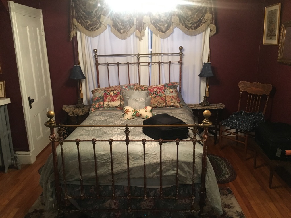 2017/05(May)/Maine-Mt-Katahdin/1024x768_2017-05-25-Millinocket-ME-12-Parks-Edge-Inn-100-yr-old-house.JPG