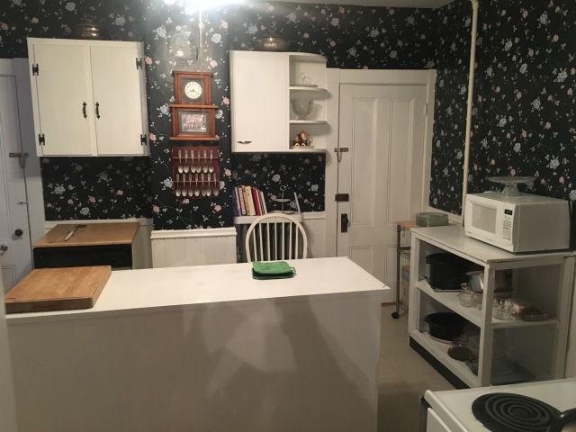 2017/05(May)/Maine-Mt-Katahdin/640x480_2017-05-25-Millinocket-ME-13-Parks-Edge-Inn-100-yr-old-house.JPG