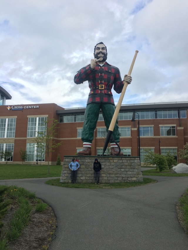 2017/05(May)/Maine-Mt-Katahdin/640x480_2017-05-29-Maine-17-Bangor-Paul-Bunyon-Suzi-Dax.JPG