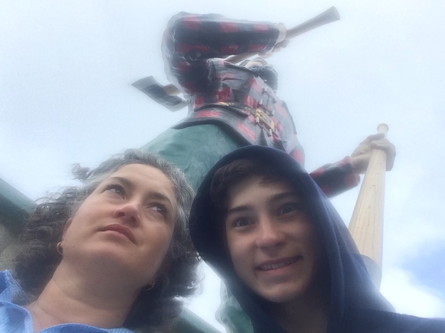 2017/05(May)/Maine-Mt-Katahdin/640x480_2017-05-29-Maine-18-Bangor-Paul-Bunyon-Suzi-Dax.JPG