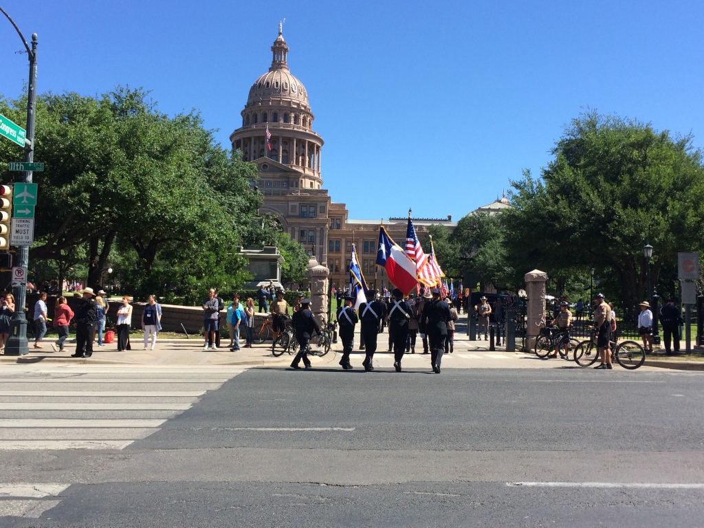 2017/05(May)/Misc/1024x768_2017-05-01-Austin-TX-Capitol-march-5.JPG