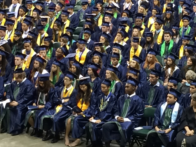 2017/06(June)/McKenzie-HighSchoo-Graduation/640x480_2017-06-02-McKenzieMaddox-HighSchool-Graduation-04.JPG