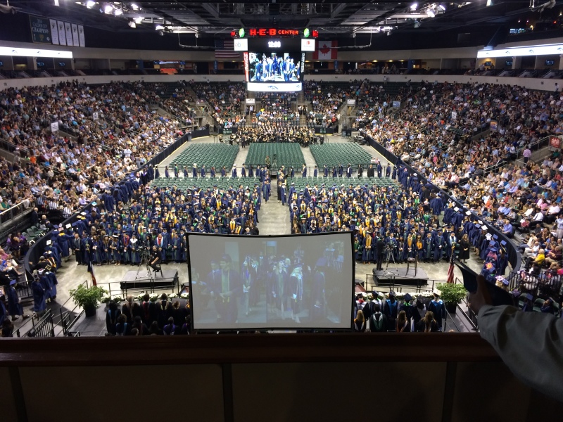 2017/06(June)/McKenzie-HighSchoo-Graduation/800x600_2017-06-02-McKenzieMaddox-HighSchool-Graduation-02.JPG