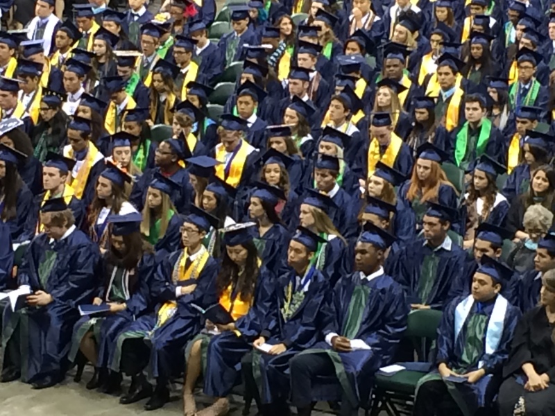 2017/06(June)/McKenzie-HighSchoo-Graduation/800x600_2017-06-02-McKenzieMaddox-HighSchool-Graduation-03.JPG