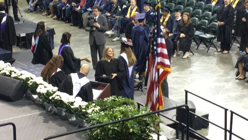 2017/06(June)/McKenzie-HighSchoo-Graduation/800x600_2017-06-02-McKenzieMaddox-HighSchool-Graduation-12.JPG