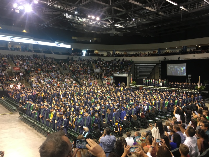 2017/06(June)/McKenzie-HighSchoo-Graduation/800x600_2017-06-02-McKenzieMaddox-HighSchool-Graduation-15.JPG