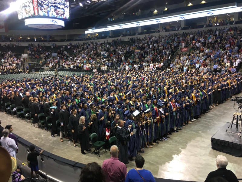 2017/06(June)/McKenzie-HighSchoo-Graduation/800x600_2017-06-02-McKenzieMaddox-HighSchool-Graduation-17.JPG